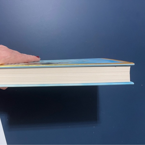 On Gin Lane by Brooke Lea Foster hardback book - Picture 3 of 5